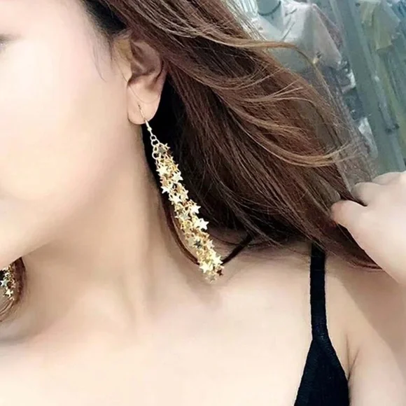 ⭐️ Star Dangle Earrings ⭐️ - Picture 2 of 4